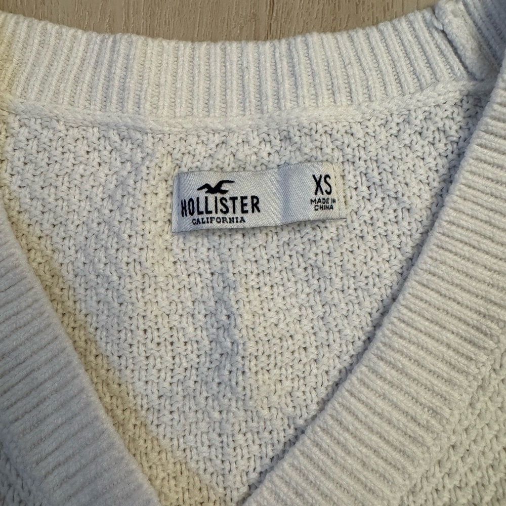Hollister Cream Cardigan Sweater - Picture 6 of 8